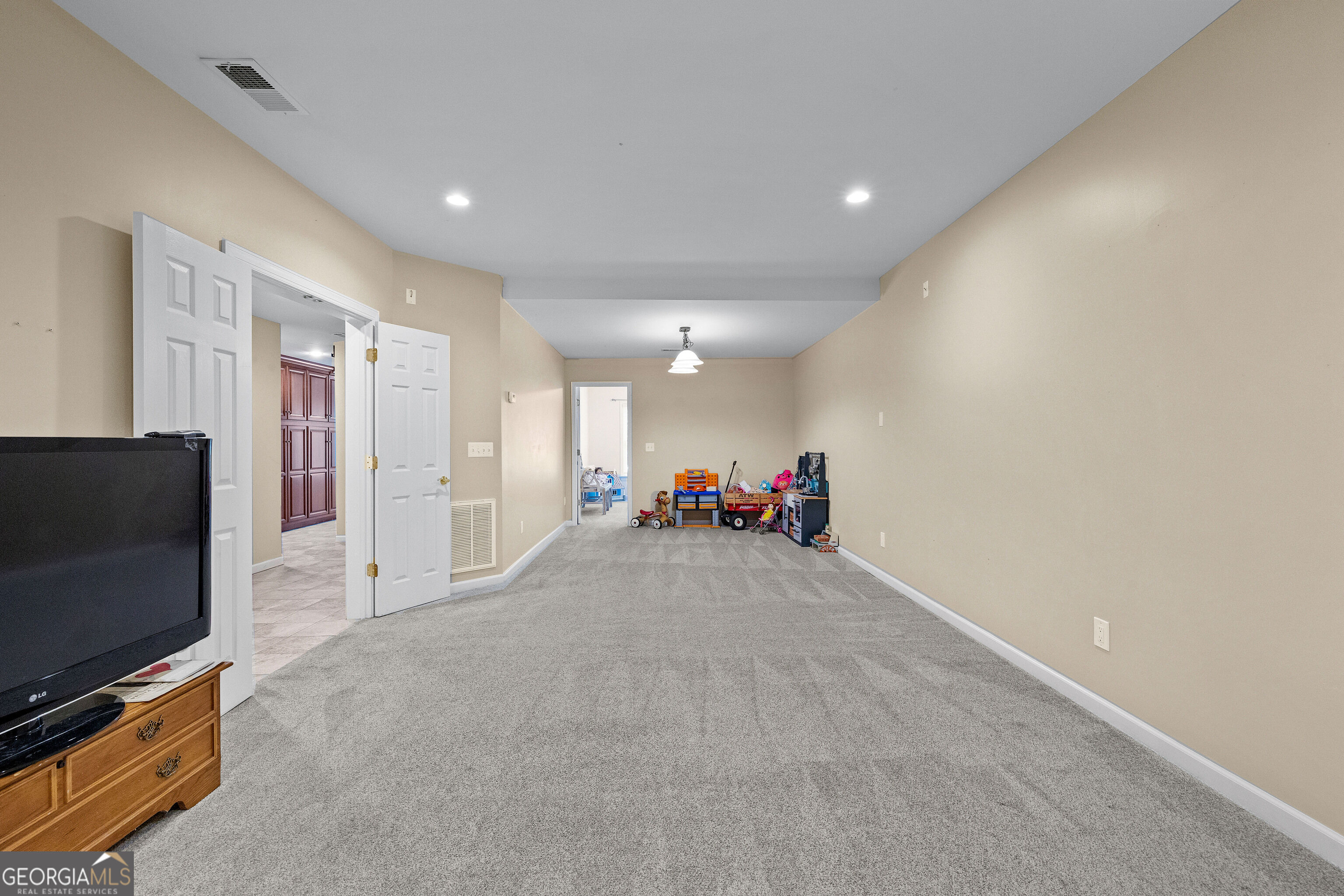 23 Woodshire Property Photo 42