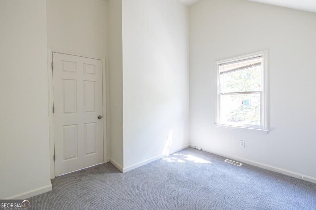 320 Glenwood Avenue Property Photo 12