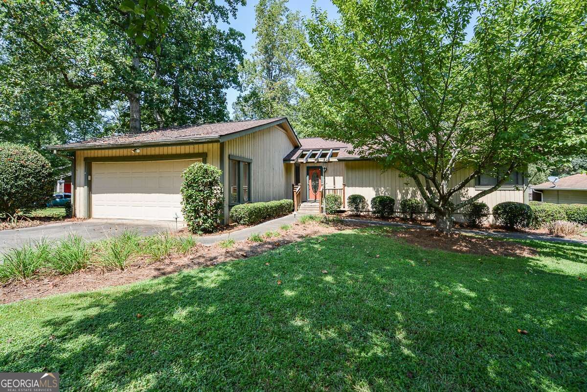 6906 Springwood Drive Property Photo 1