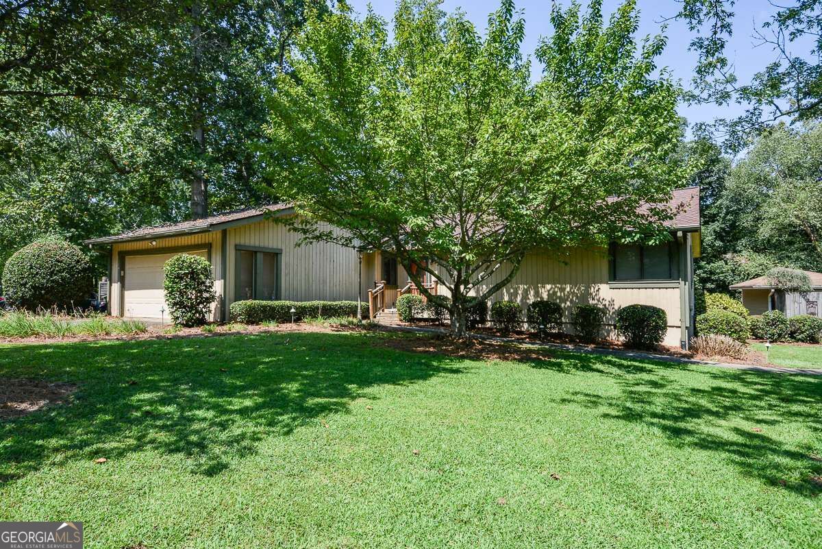 6906 Springwood Drive Property Photo 2