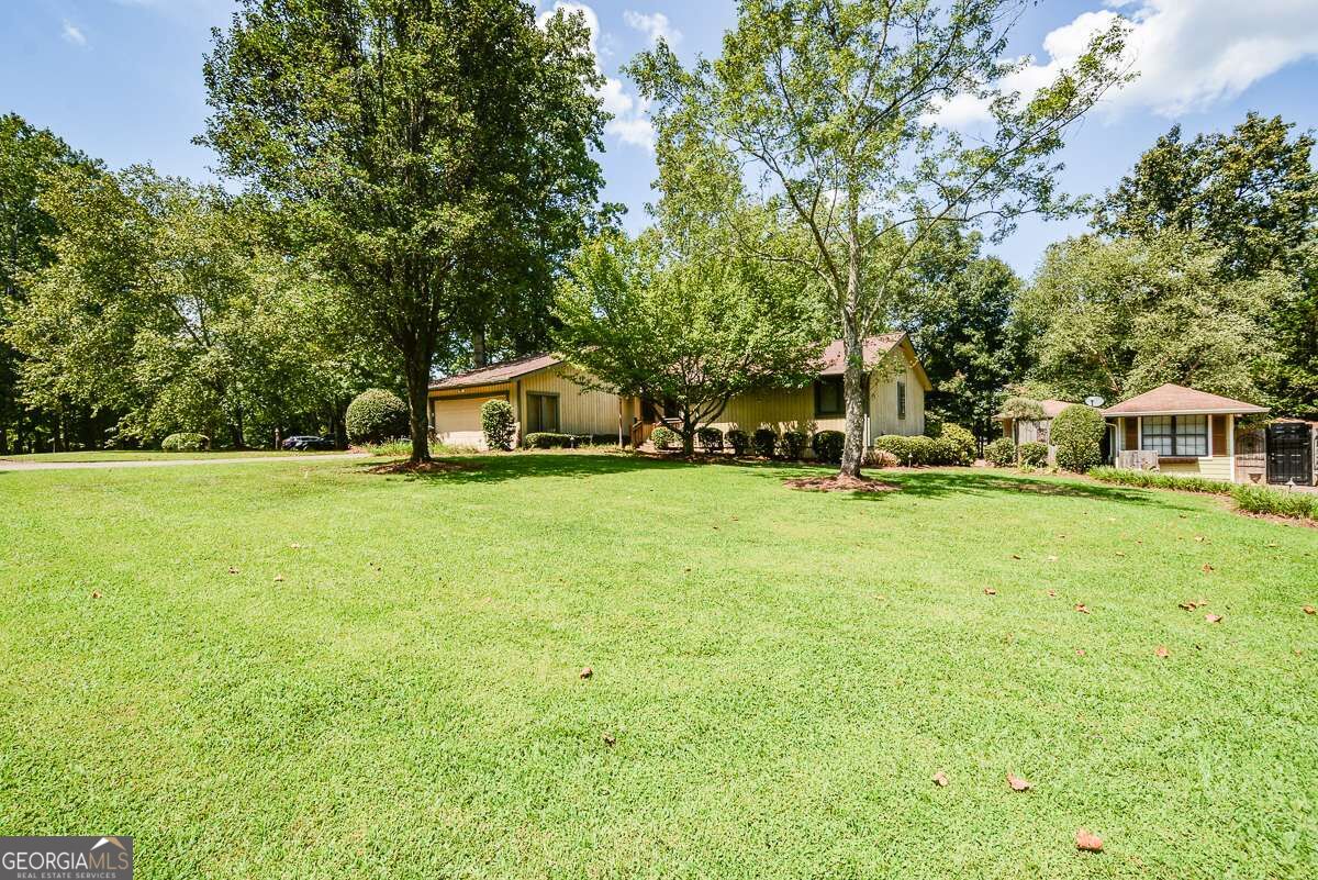 6906 Springwood Drive Property Photo 4