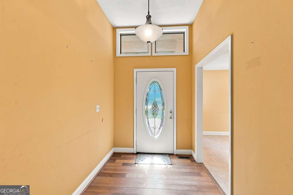 6906 Springwood Drive Property Photo 6