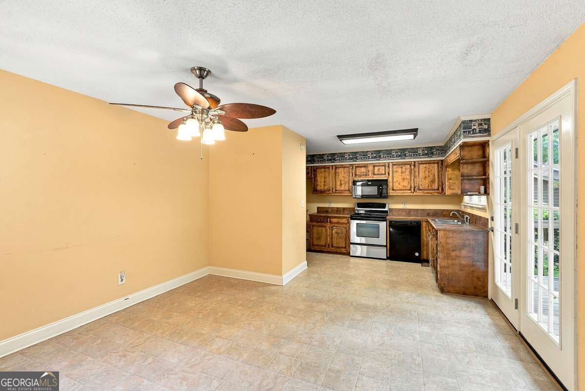 6906 Springwood Drive Property Photo 7
