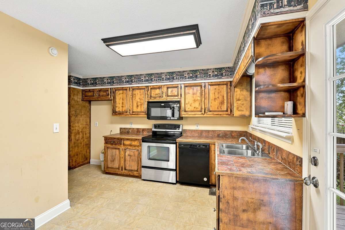 6906 Springwood Drive Property Photo 9