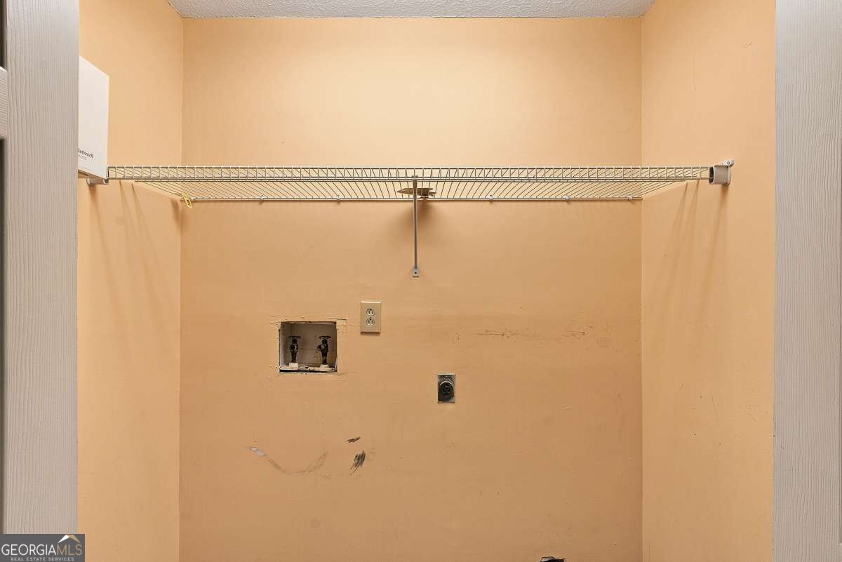 6906 Springwood Drive Property Photo 12