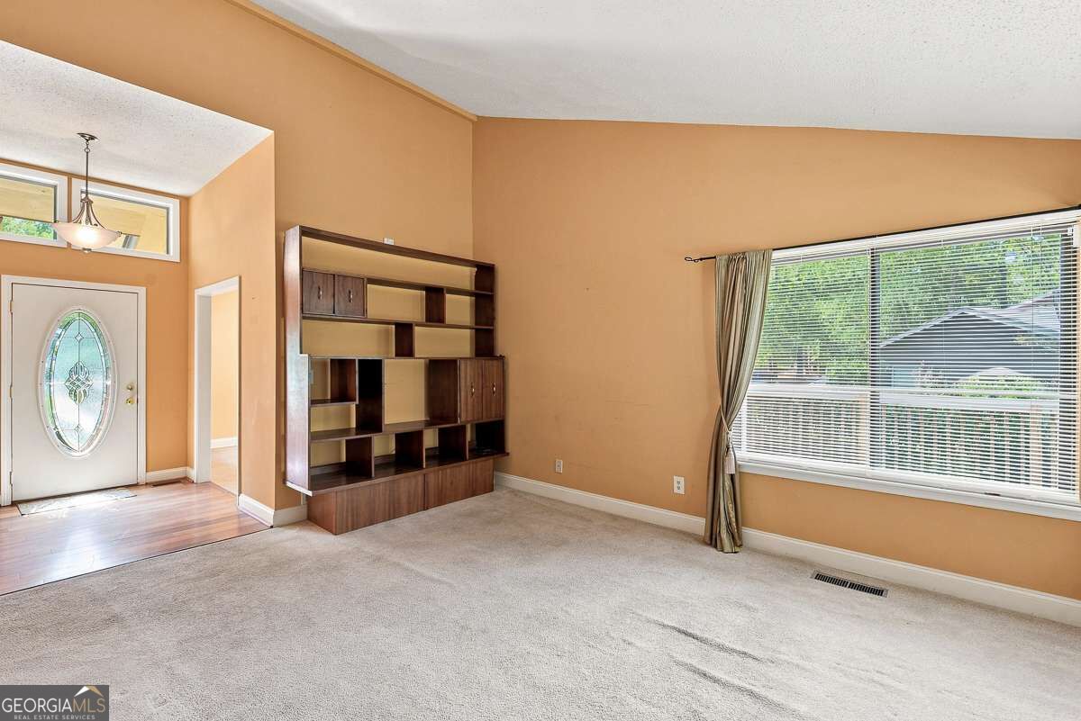 6906 Springwood Drive Property Photo 14