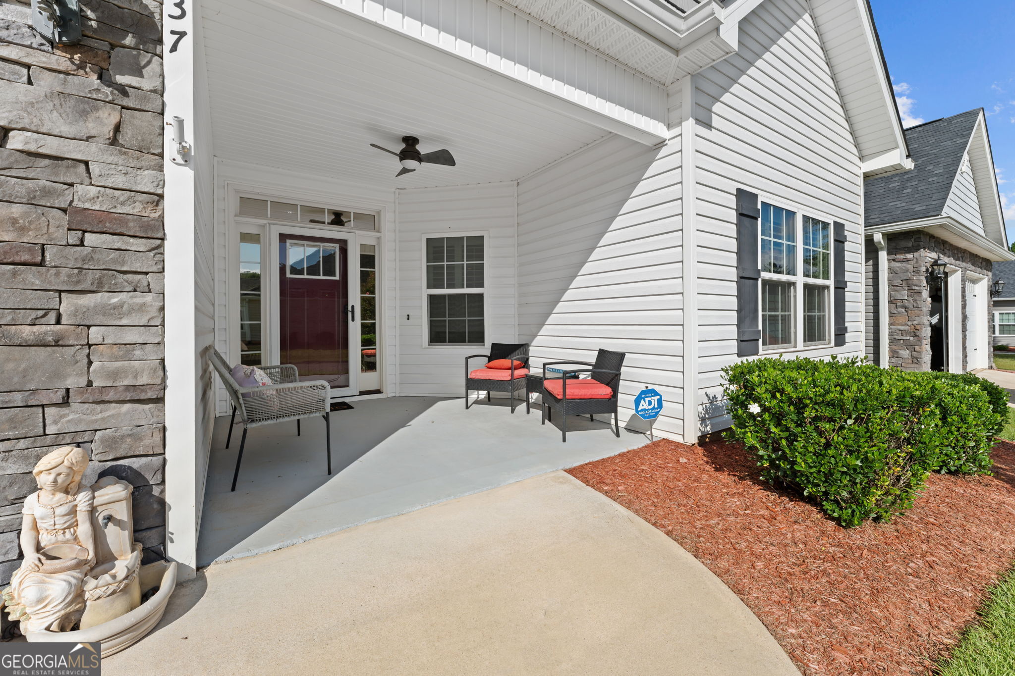 137 Shady Oak Drive Property Photo 4