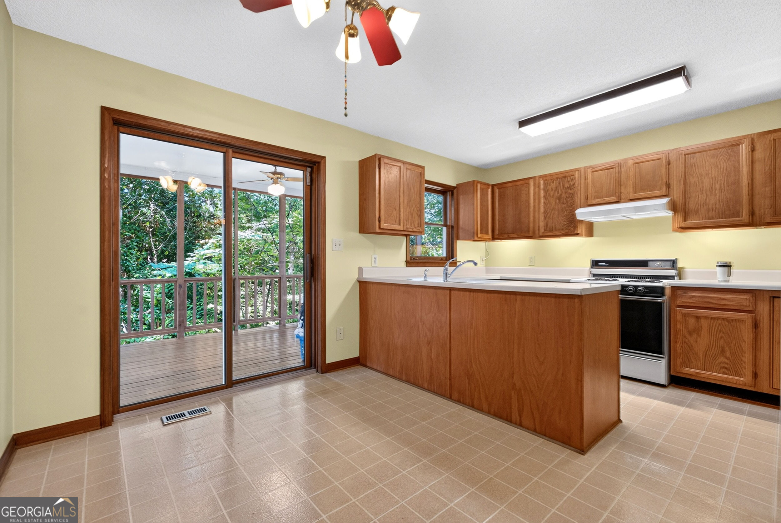 919 Walker Avenue Property Photo 8