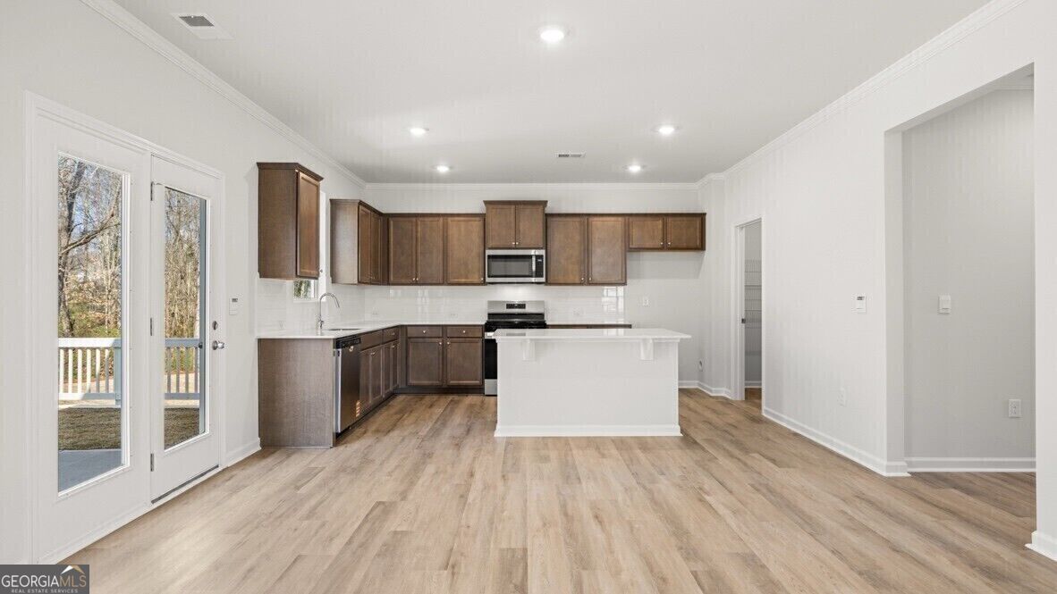 1441 Lincoln Lane Property Photo 7