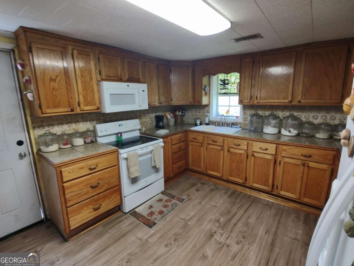940 County Road 387 Property Photo 3