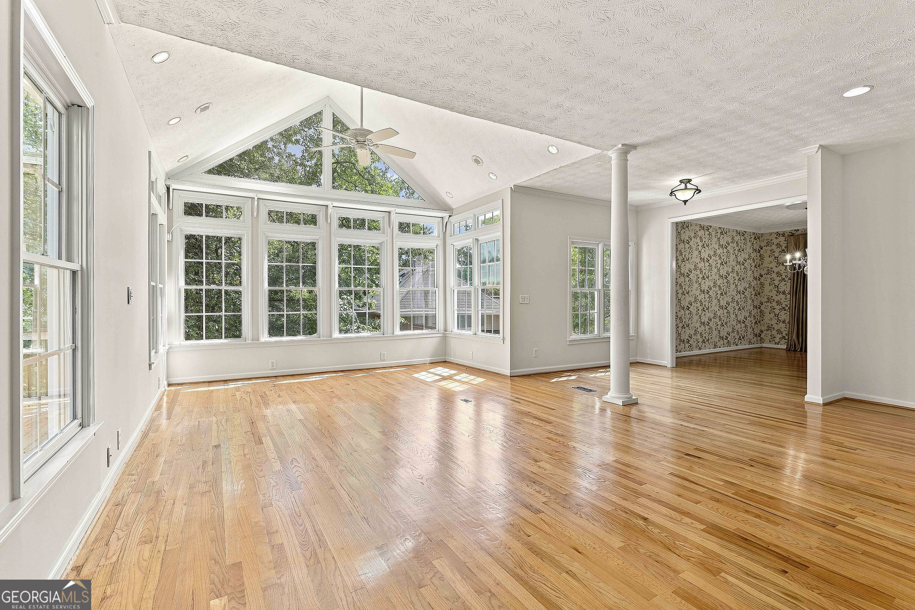 625 Bellenden Drive Property Photo 15