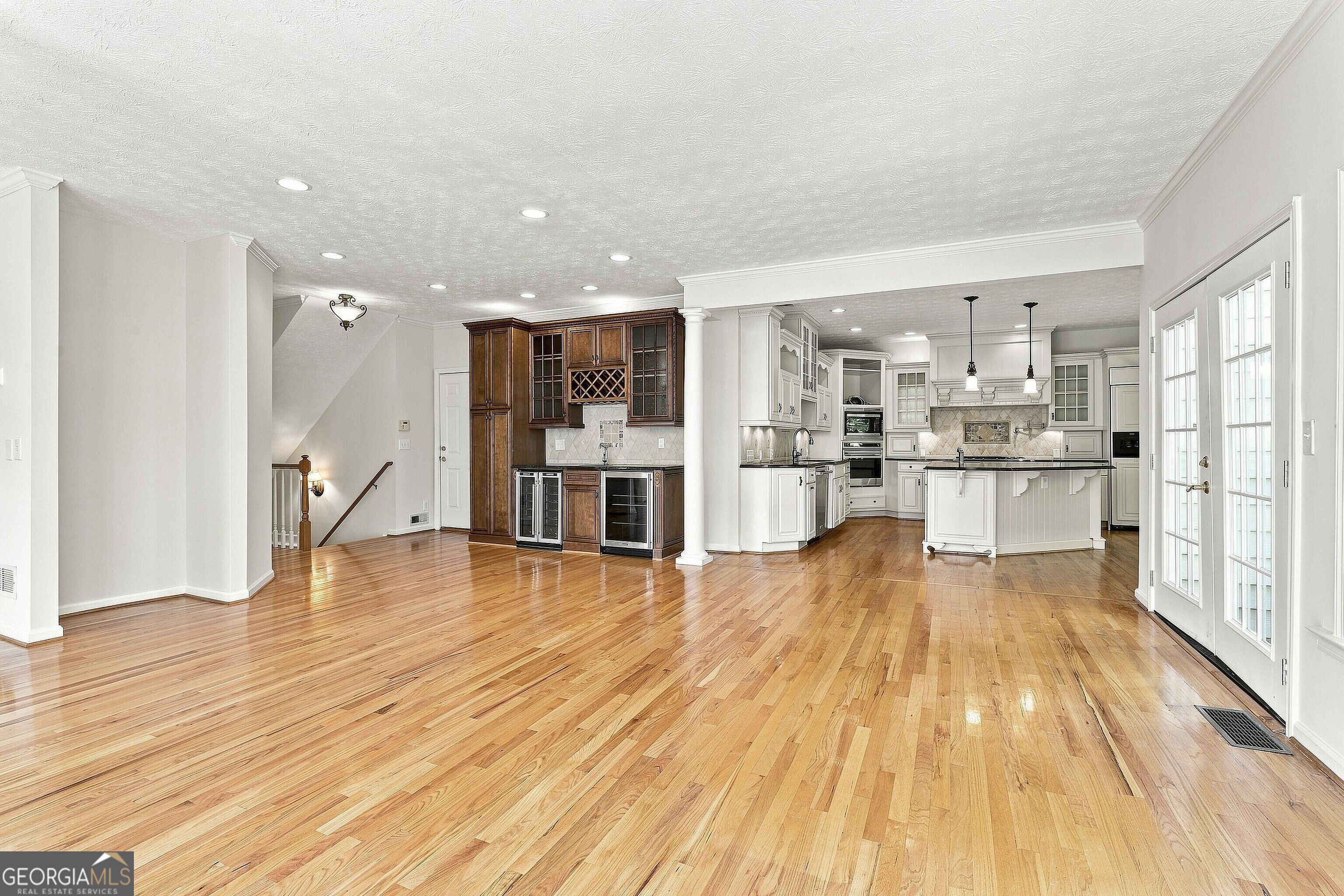 625 Bellenden Drive Property Photo 17