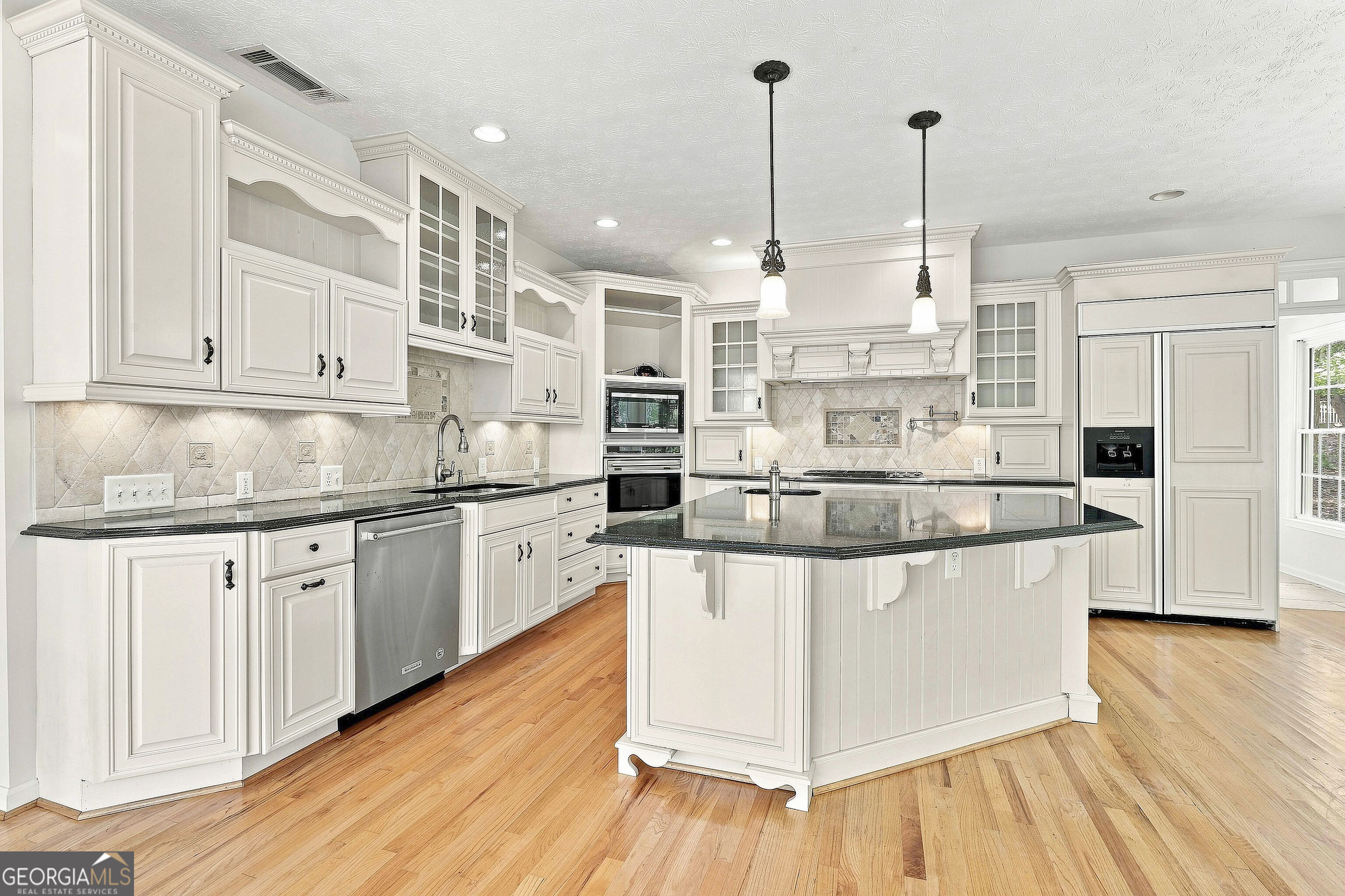 625 Bellenden Drive Property Photo 19