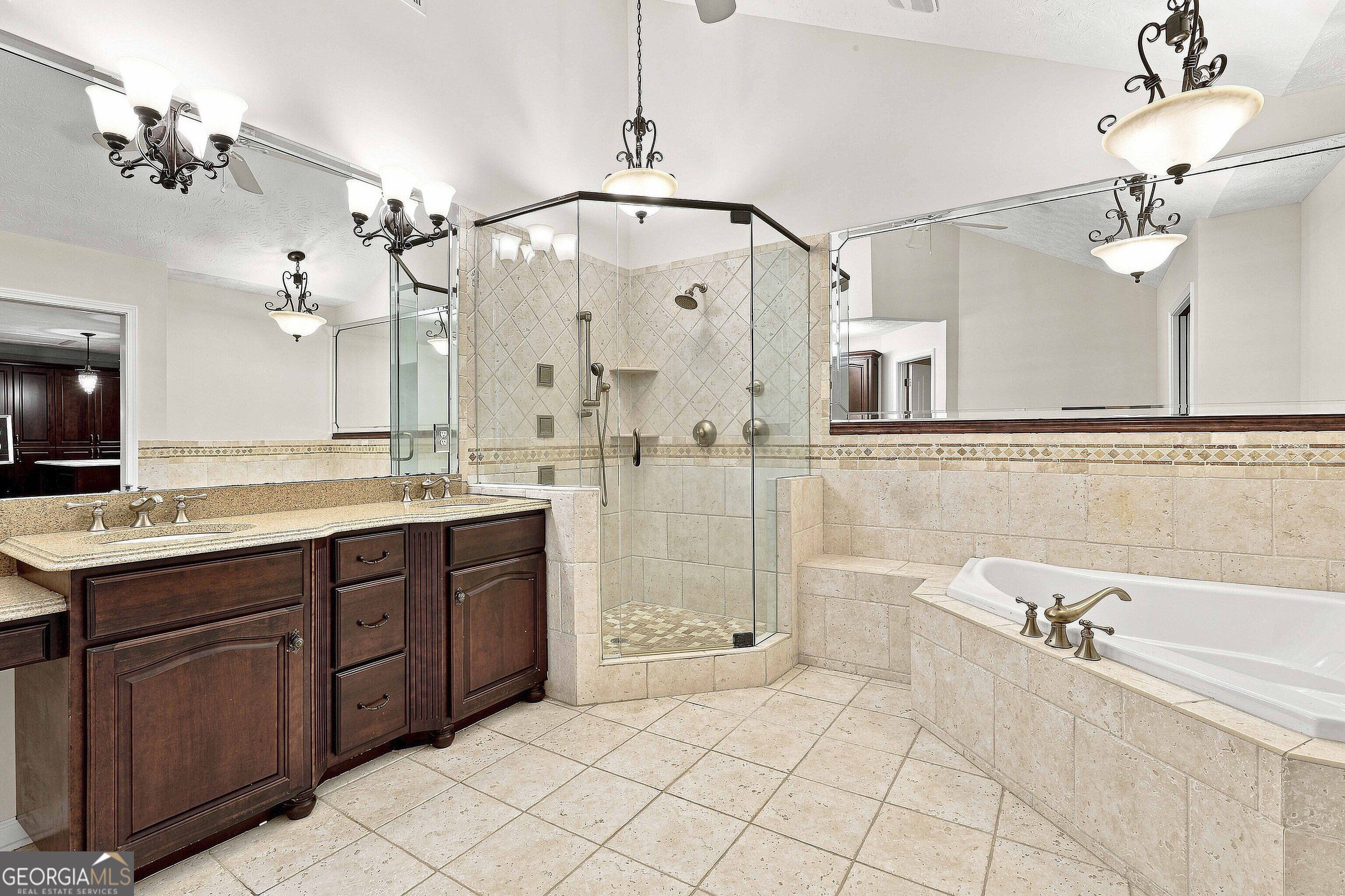625 Bellenden Drive Property Photo 37