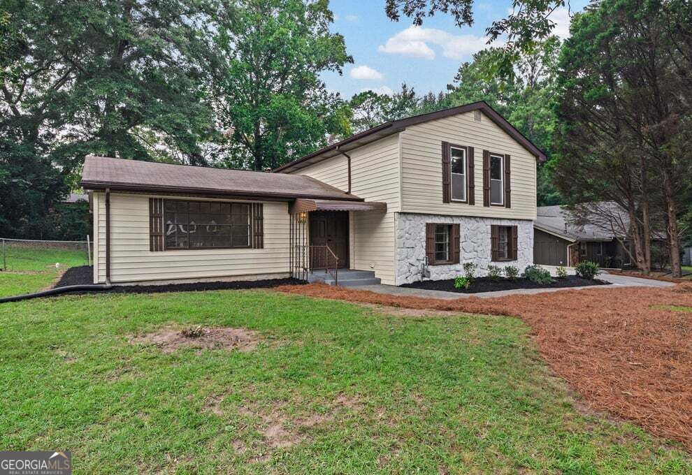 6883 Creekmoor Lane Property Photo 2