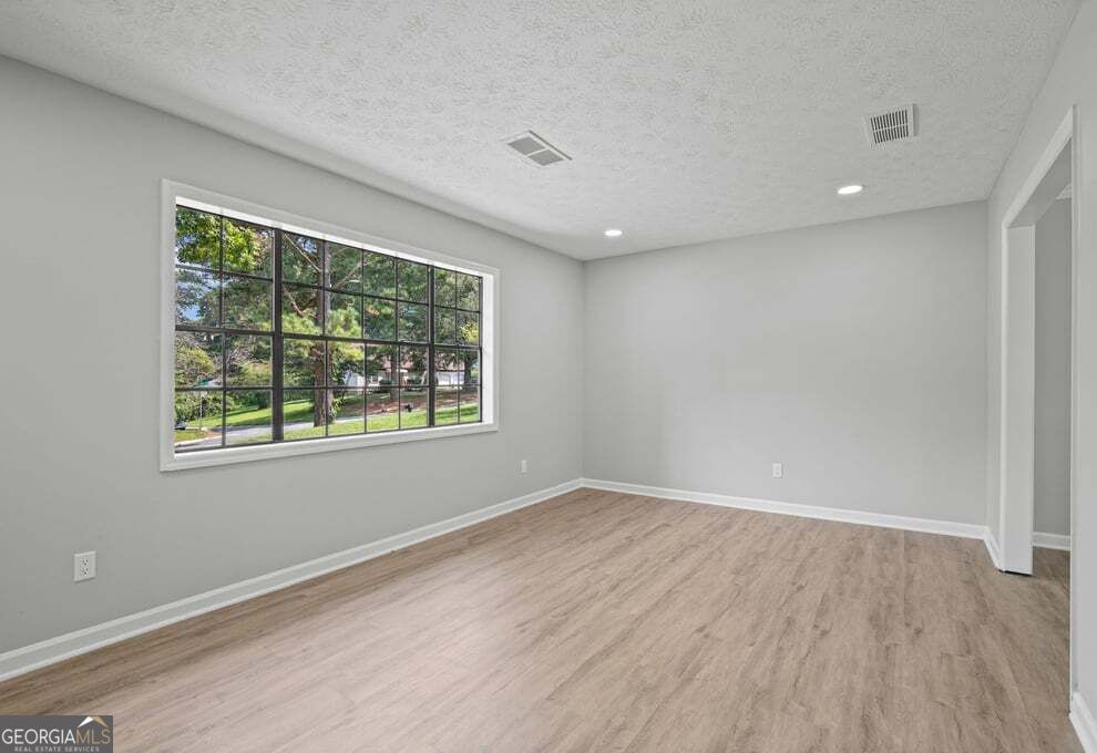 6883 Creekmoor Lane Property Photo 9