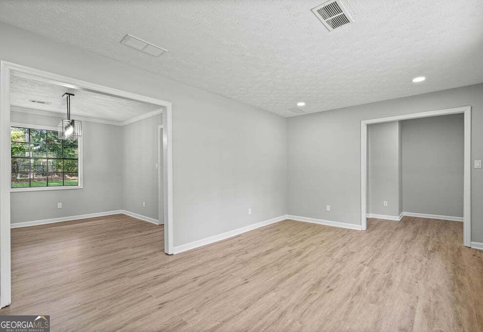 6883 Creekmoor Lane Property Photo 11
