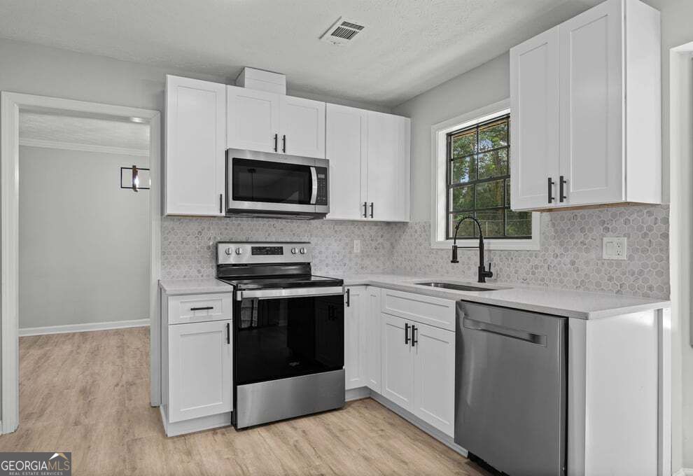 6883 Creekmoor Lane Property Photo 13