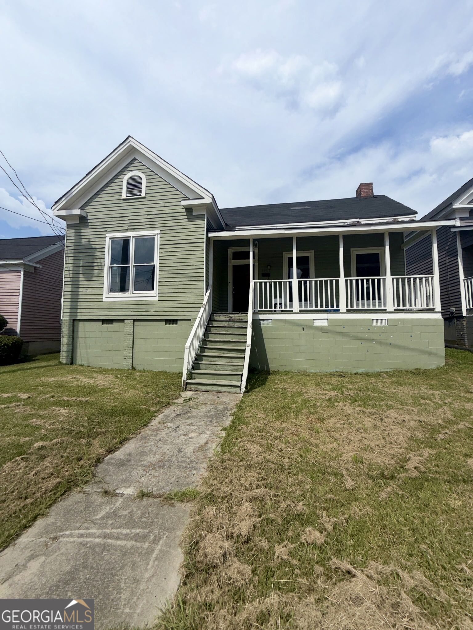 1557 Walnut Street Property Photo 1
