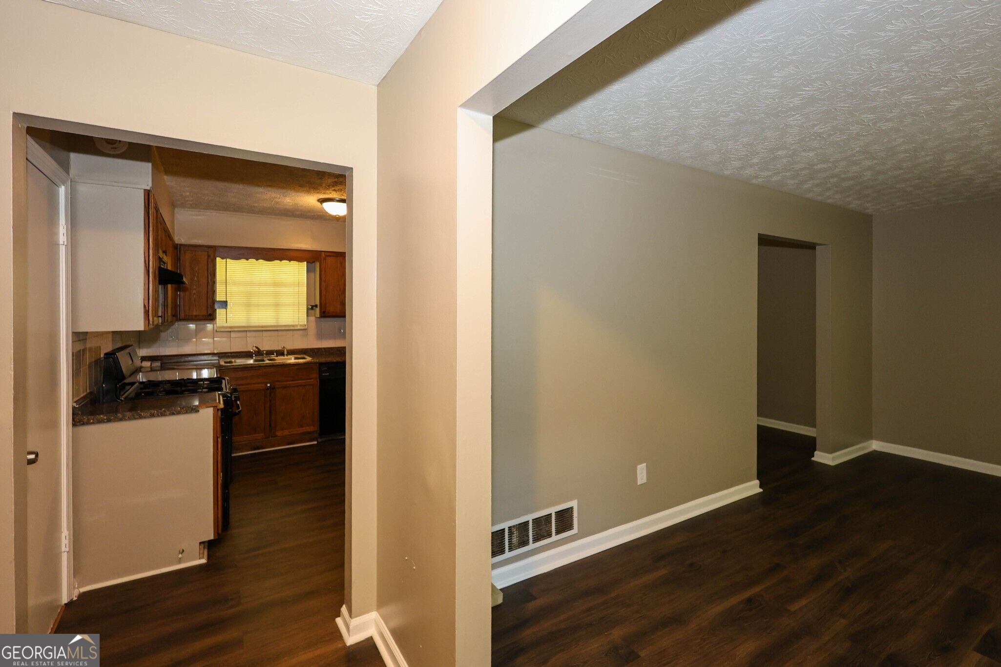 7362 Penland Drive Property Photo 3