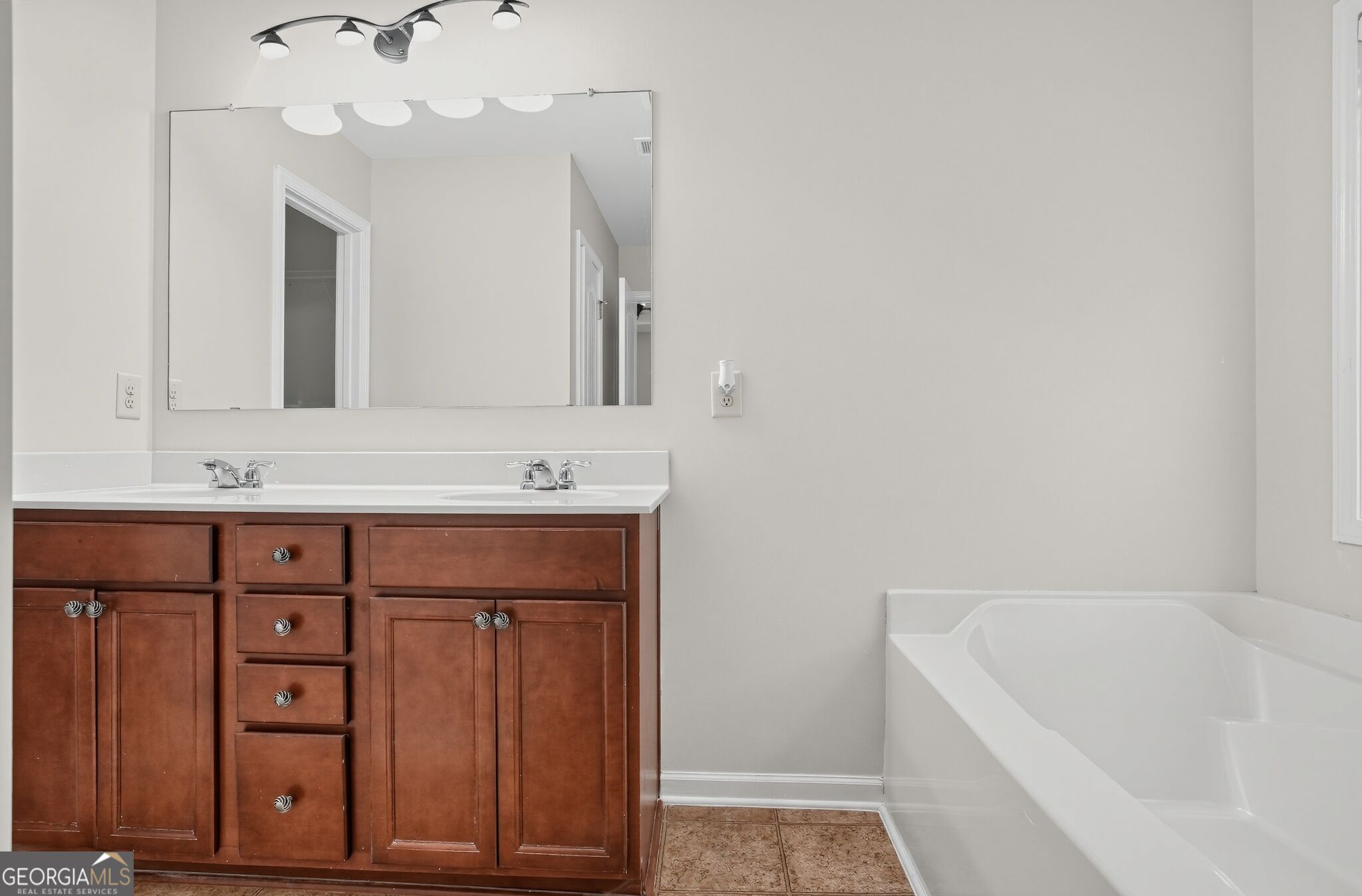 541 Collingsworth Lane Property Photo 14