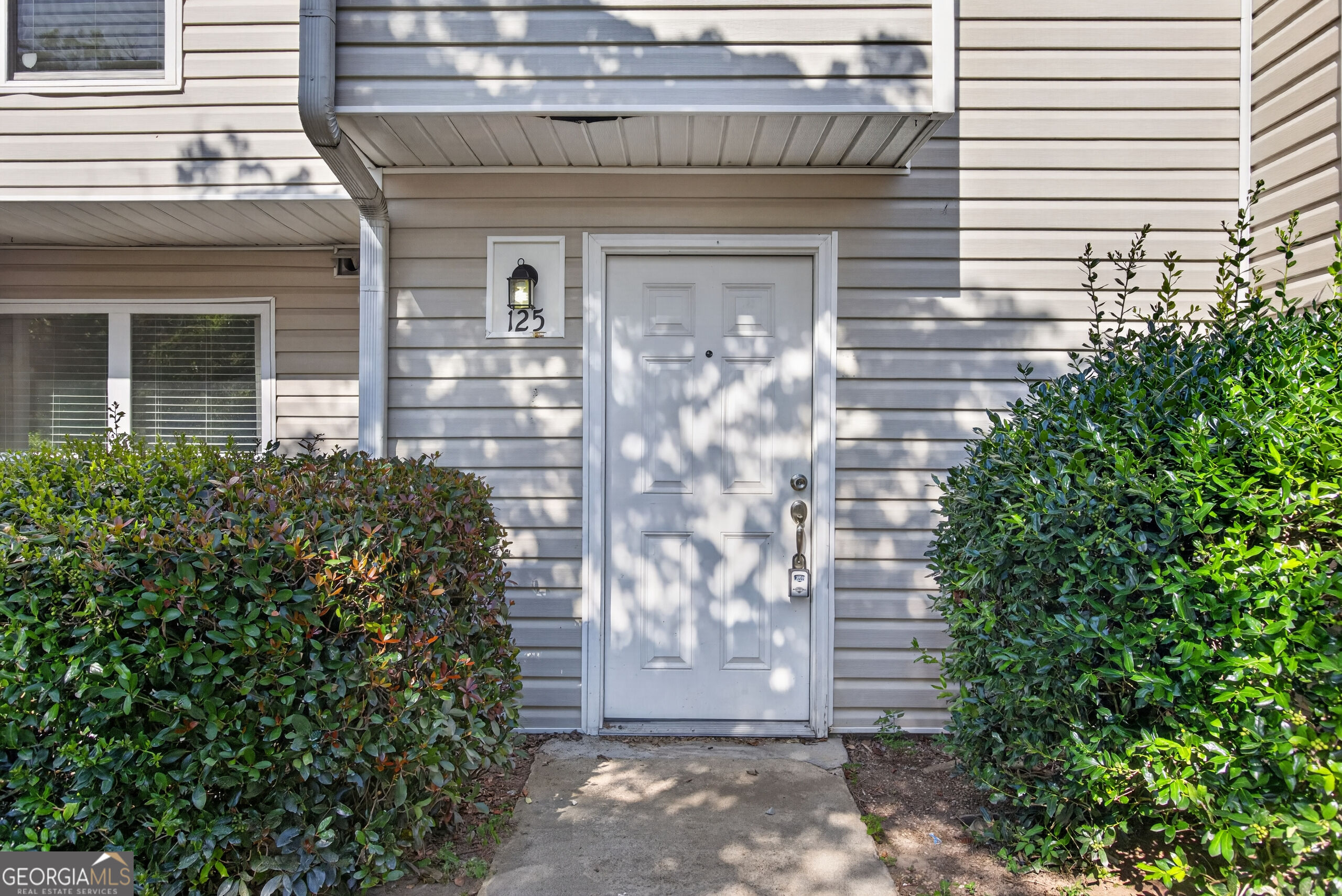 125 Governors Drive Property Photo 2
