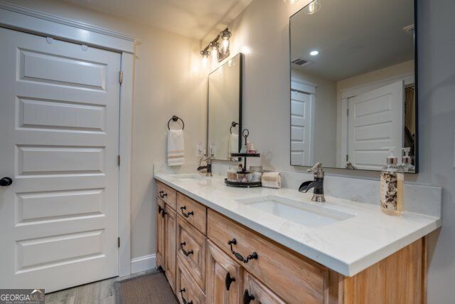 3160 Butler Avenue Se Property Photo 6
