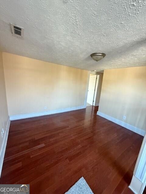 709 College Street Property Photo 14