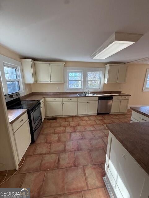 709 College Street Property Photo 15