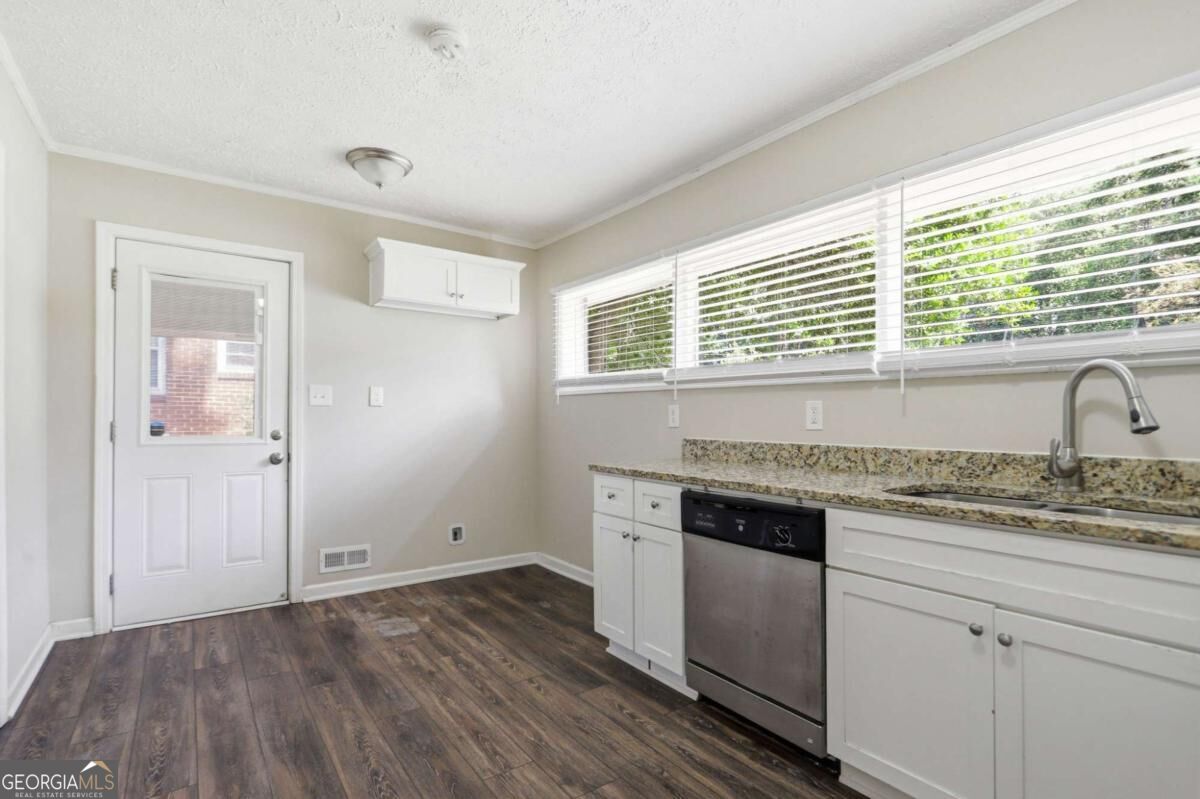 1145 Canal Street Property Photo 6