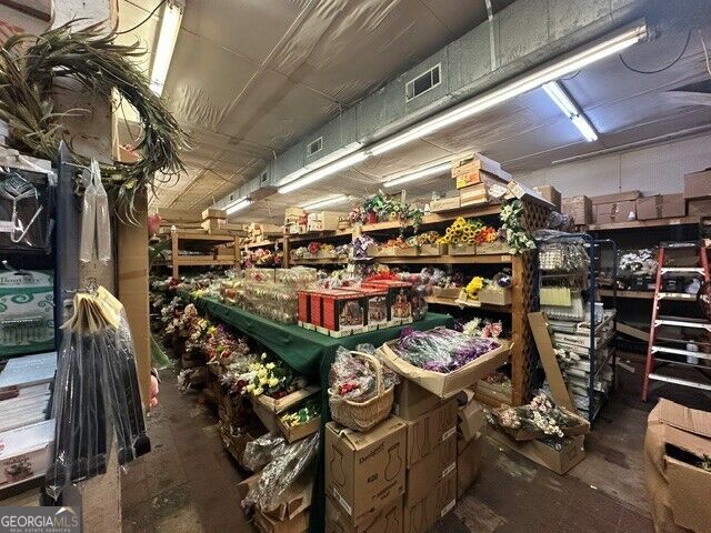 114/118 S State Street Property Photo 5