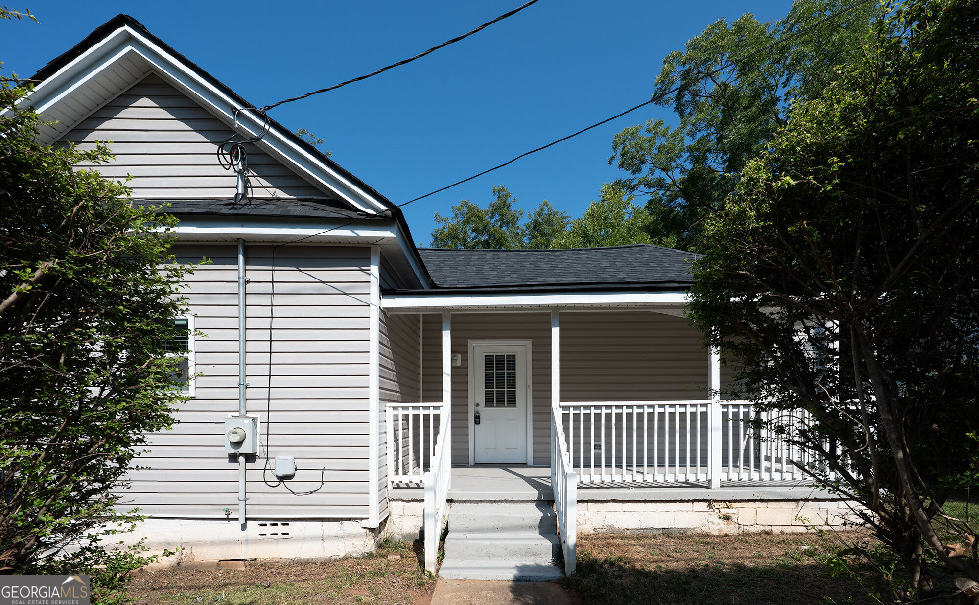 1370 W Hancock Avenue Property Photo 1