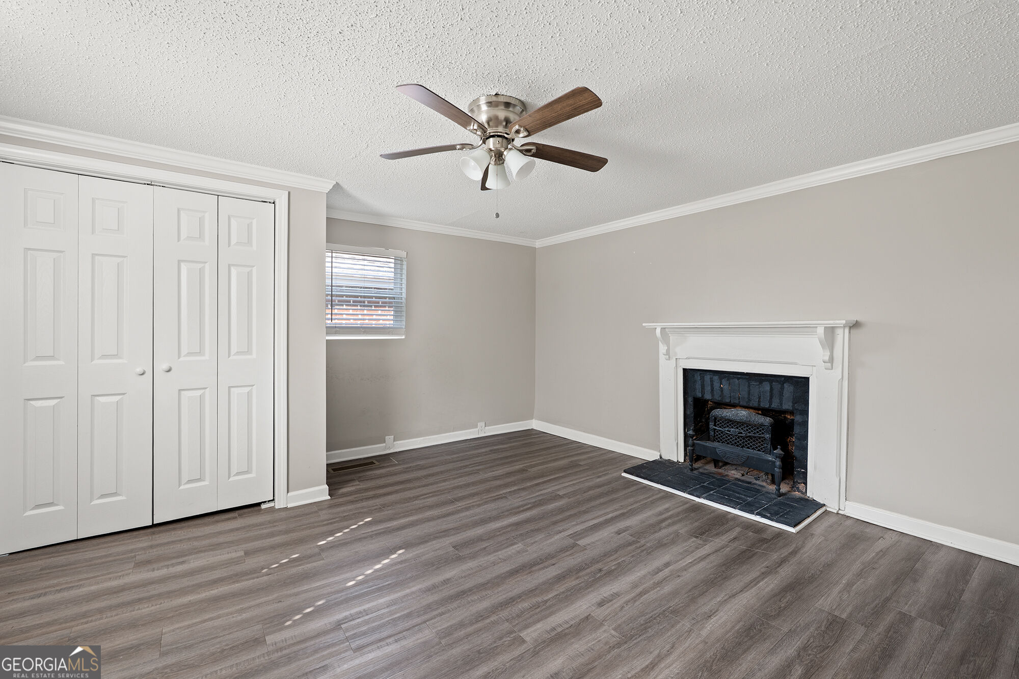 1370 W Hancock Avenue Property Photo 12