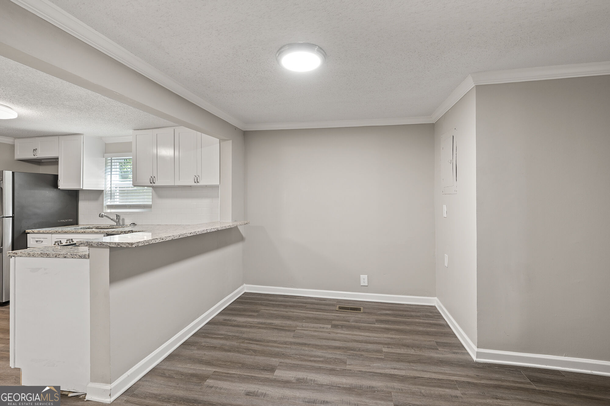 1370 W Hancock Avenue Property Photo 18