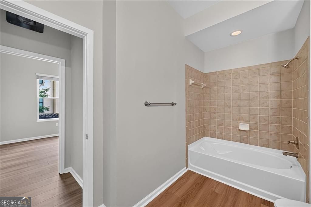 5300 Peachtree Road # 1111 Property Photo 9