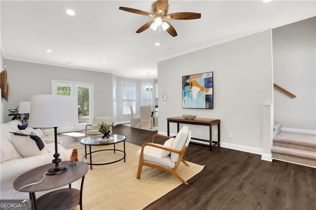 2431 Woodside Way Property Photo 3