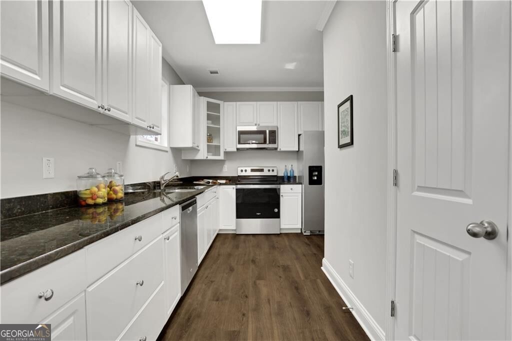 2431 Woodside Way Property Photo 10