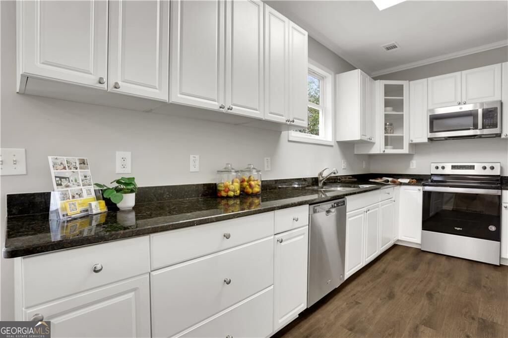 2431 Woodside Way Property Photo 11