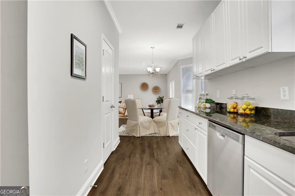2431 Woodside Way Property Photo 14