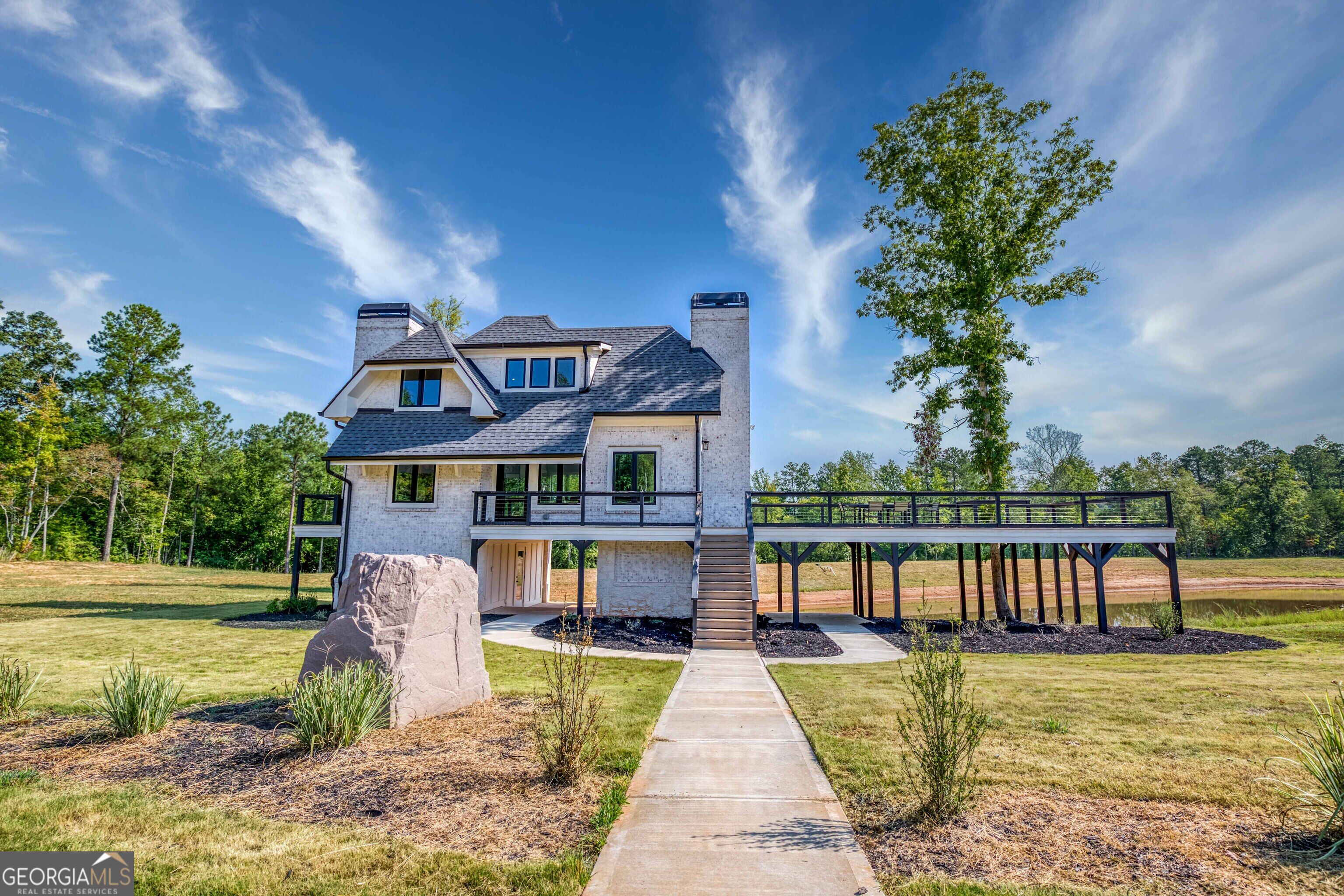 692 Hutchins Wolfskin Road