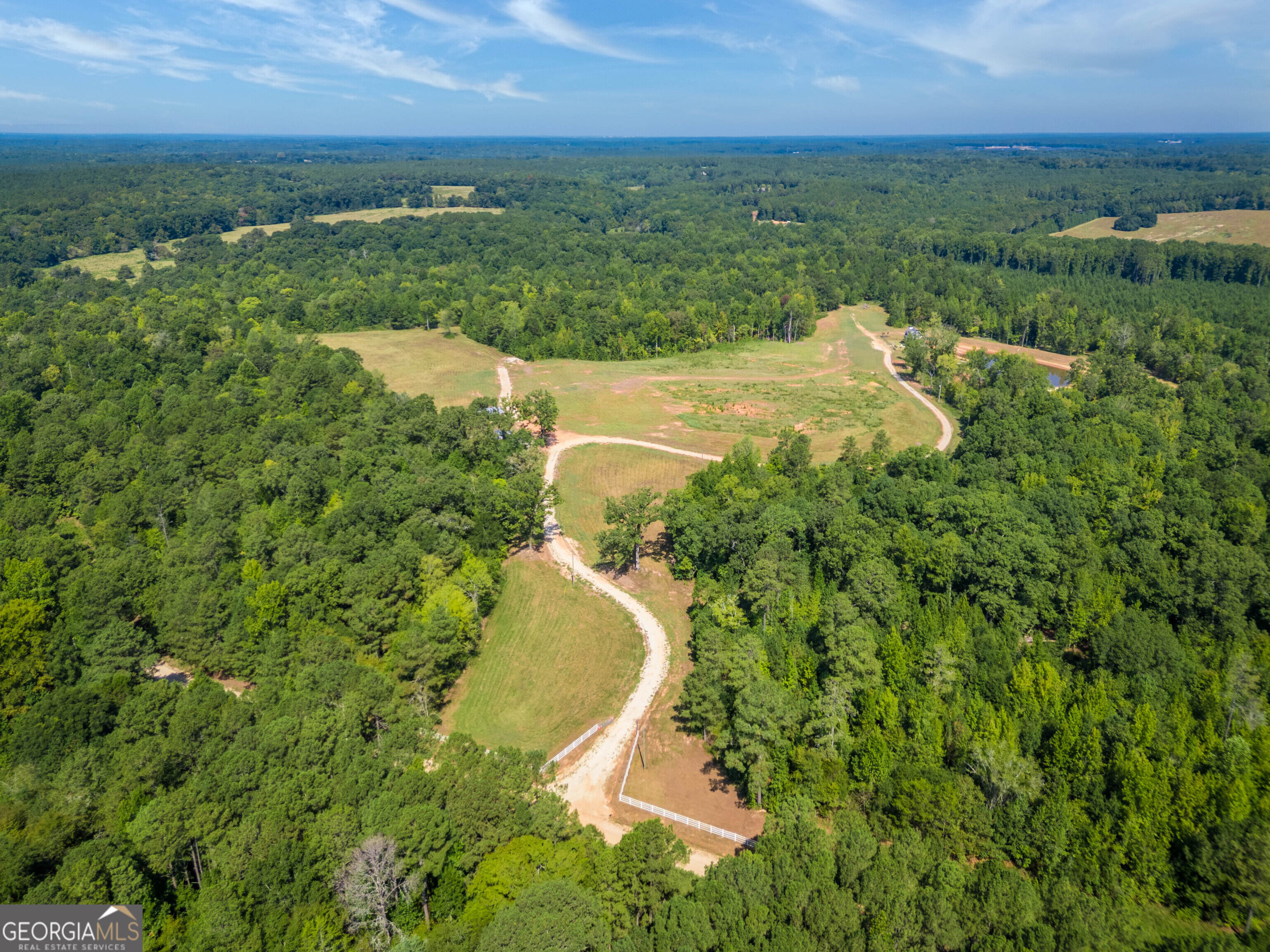 692 Hutchins Wolfskin Road Property Photo 2