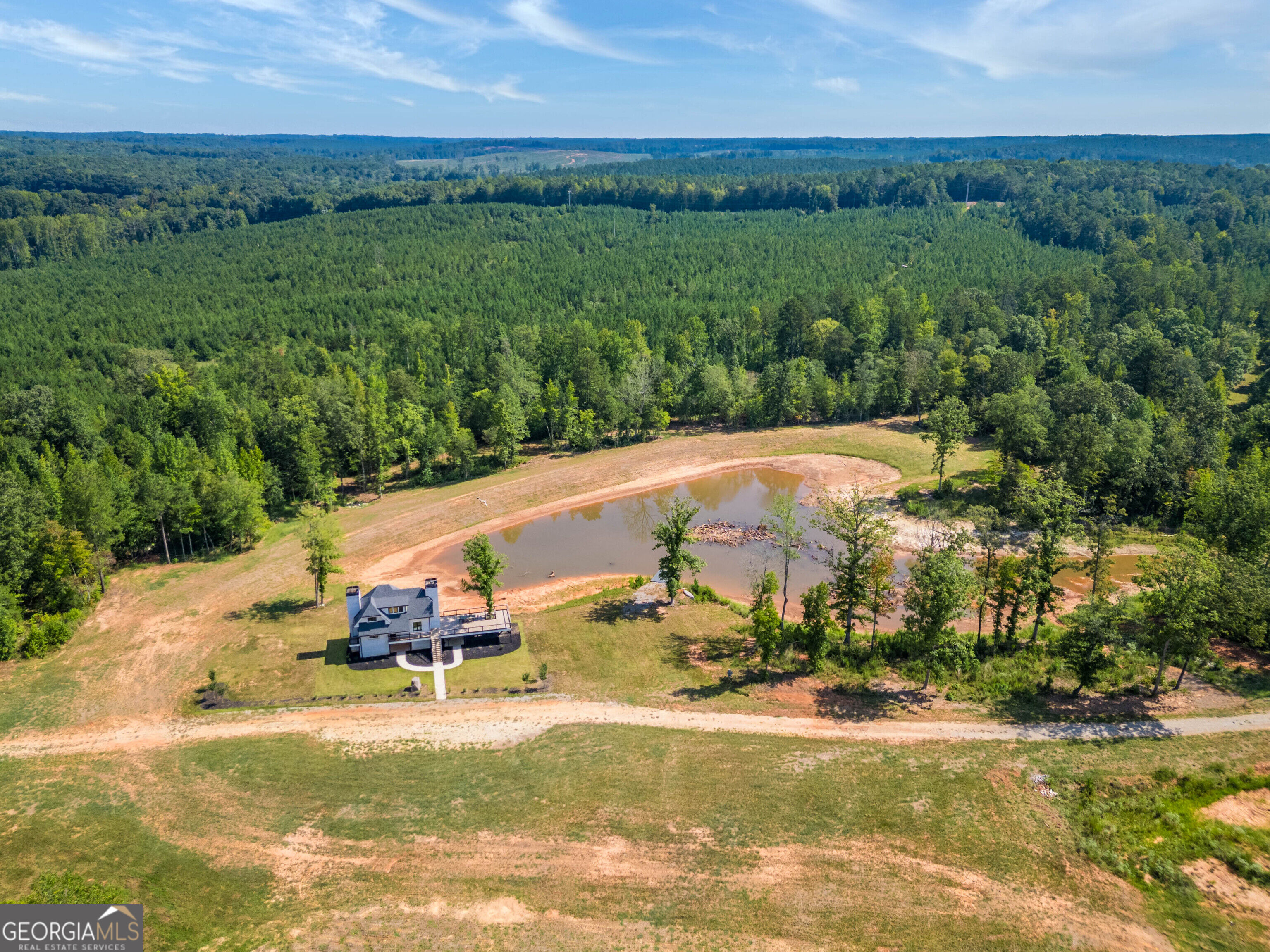 692 Hutchins Wolfskin Road Property Photo 3
