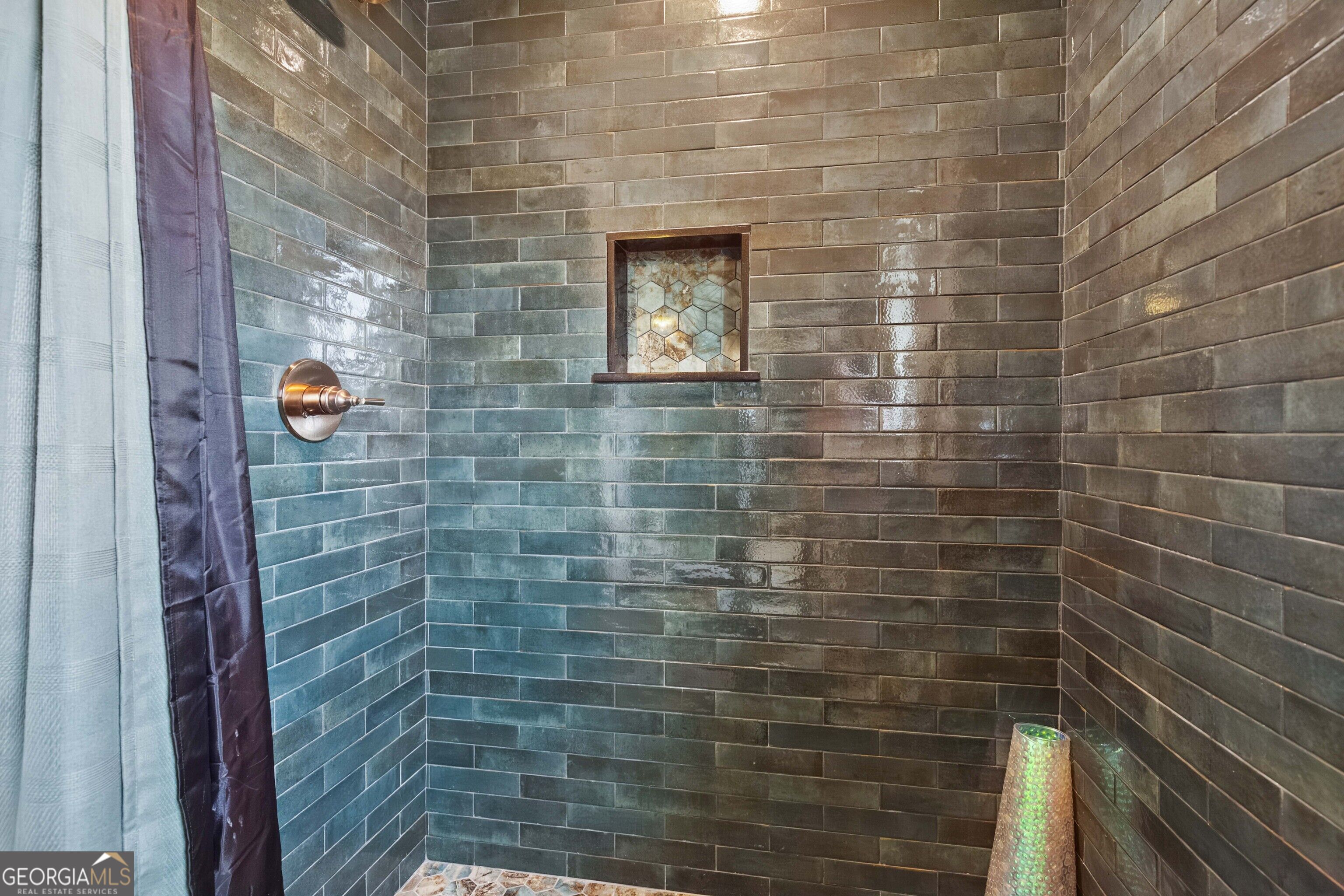 692 Hutchins Wolfskin Road Property Photo 20