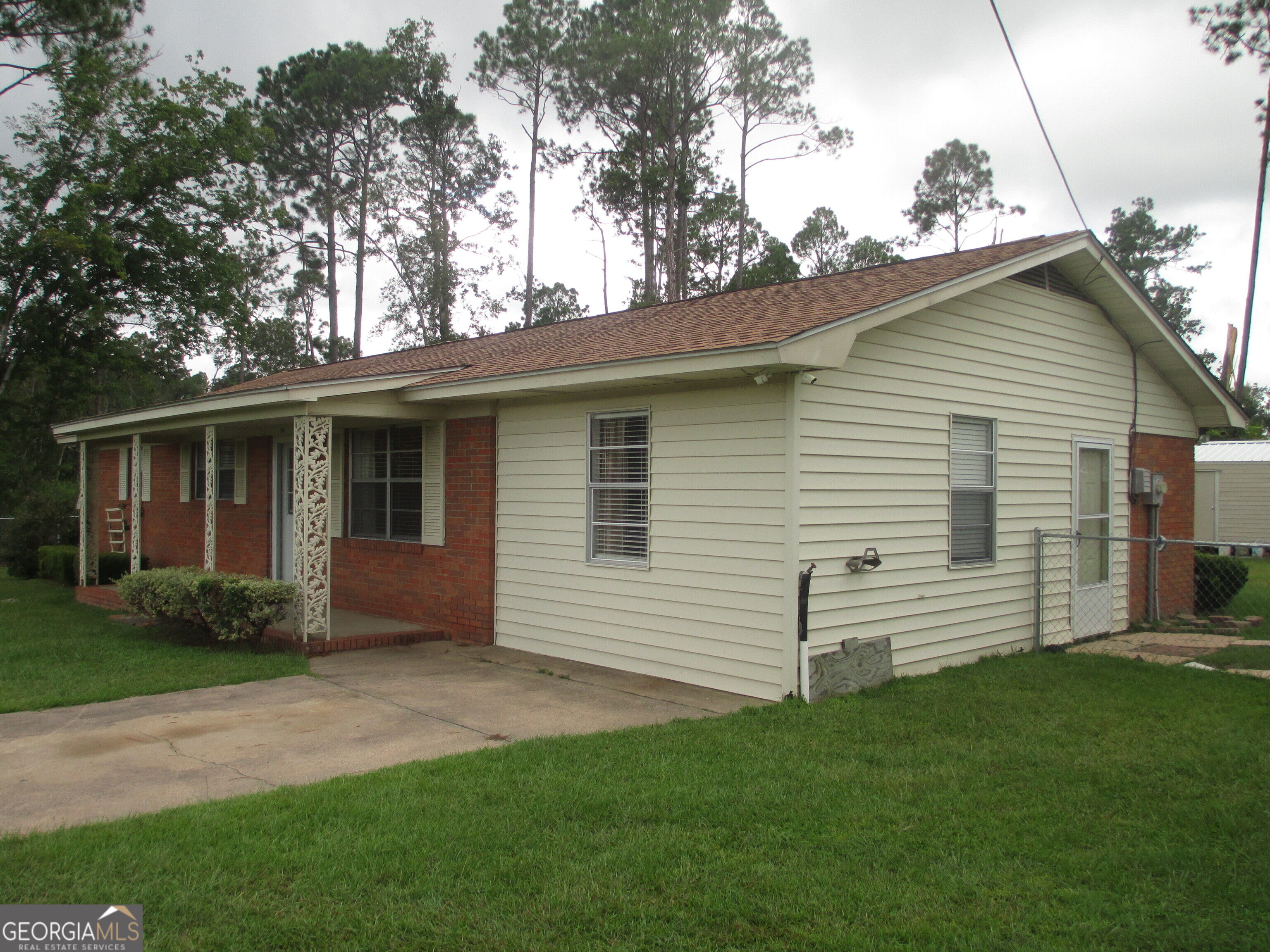 94 S Miller Street Property Photo 4