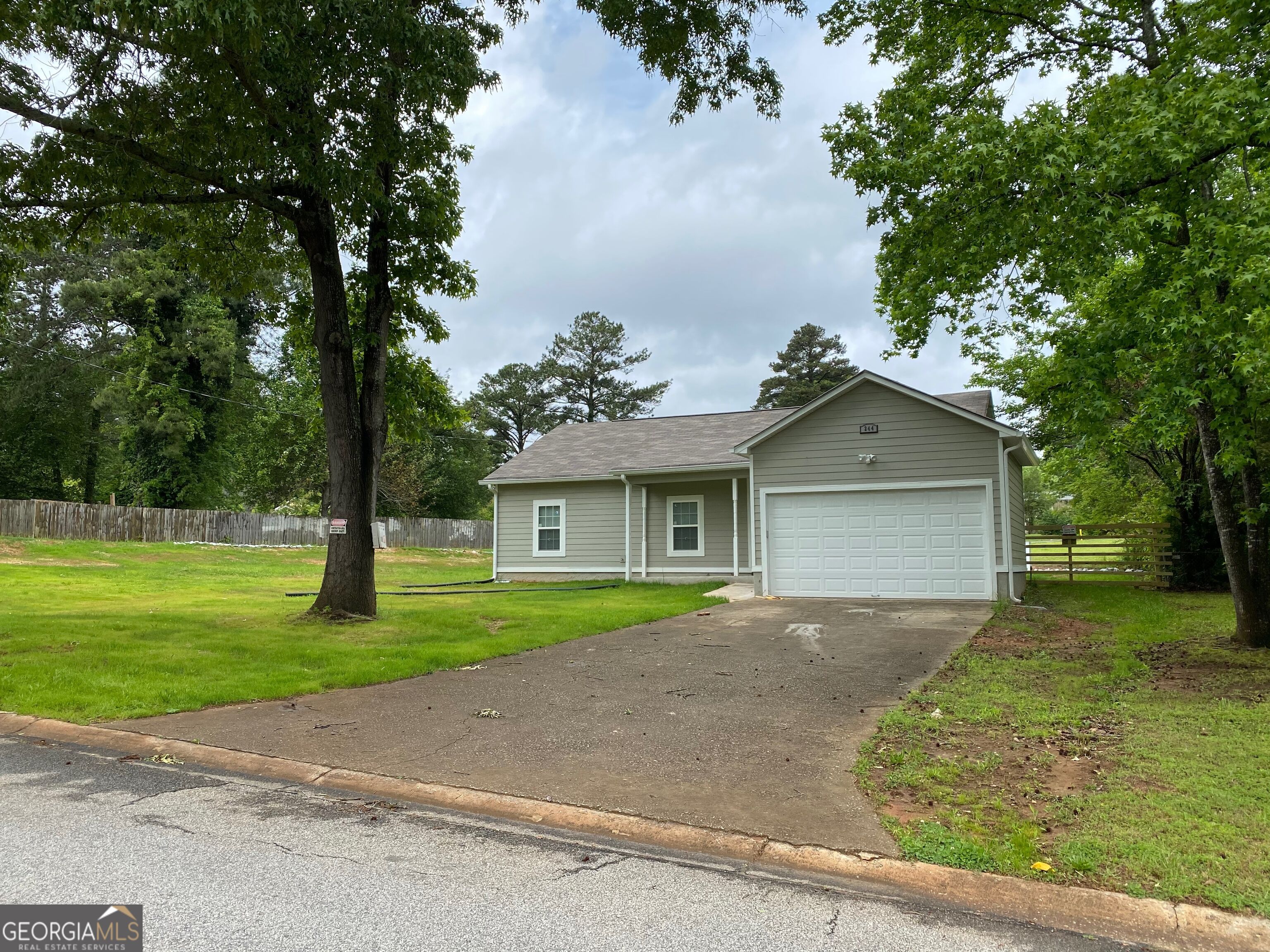 244 Windemere Way Property Photo 3
