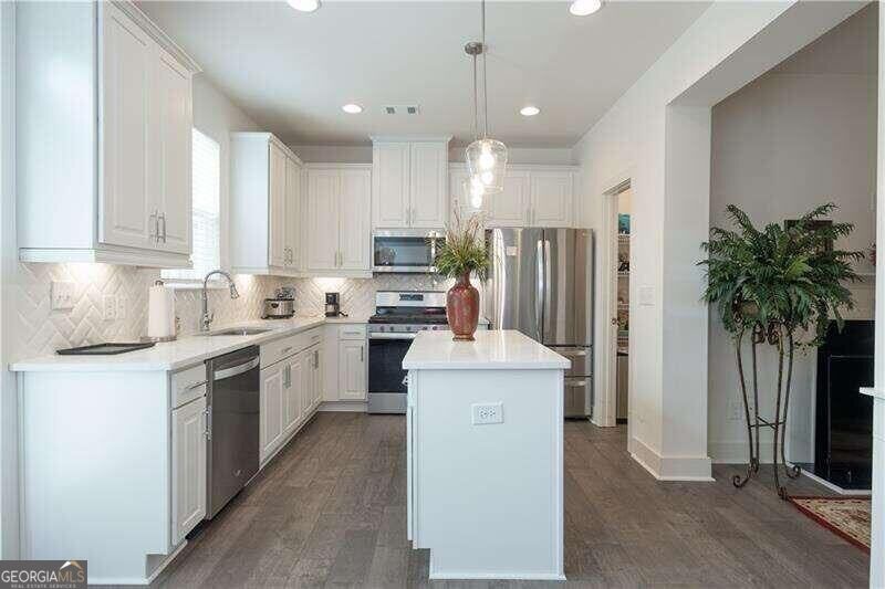 26 Cannondale Drive Property Photo 3
