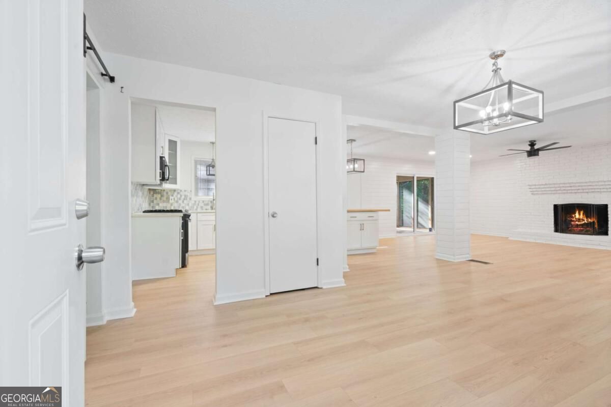 920 Kings Court Property Photo 4