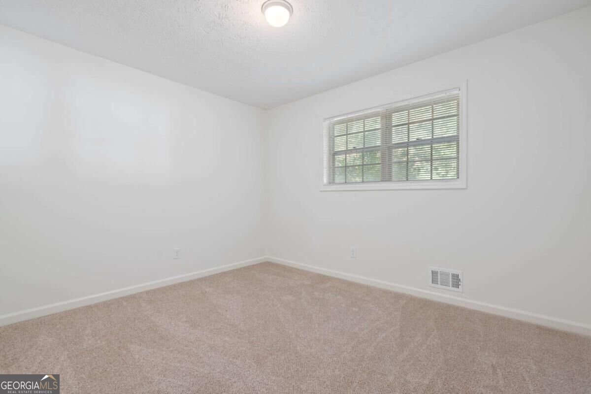 920 Kings Court Property Photo 21