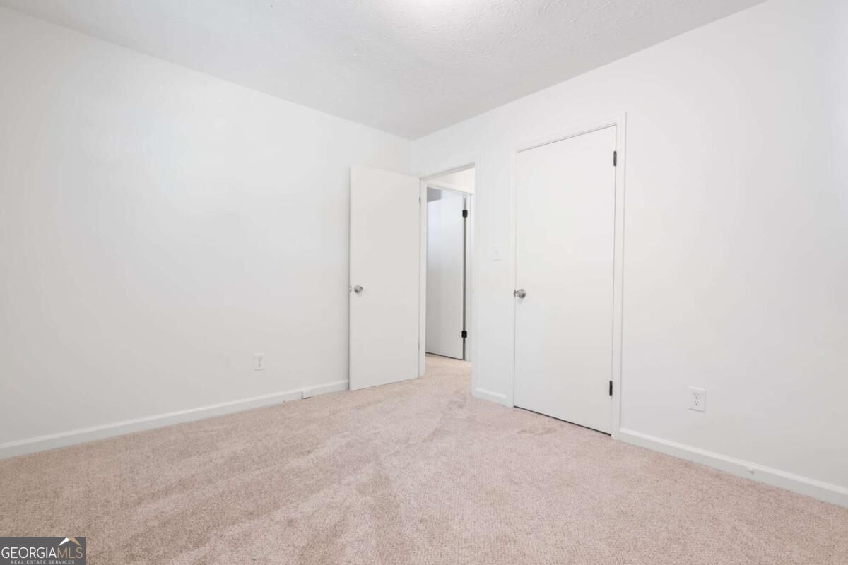 920 Kings Court Property Photo 22