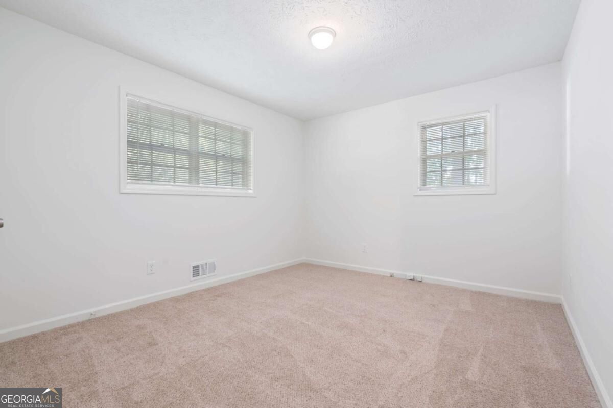 920 Kings Court Property Photo 23